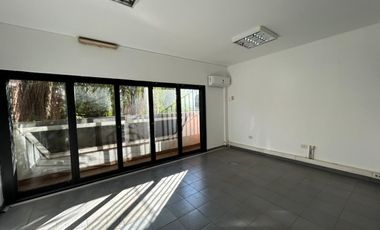 ALQUILER | OFICINA EN MICROCENTRO – ESQUINA COLÓN Y BOLÍVAR