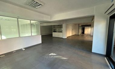ALQUILER | OFICINA EN MICROCENTRO – ESQUINA COLÓN Y BOLÍVAR