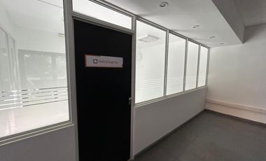 ALQUILER | OFICINA EN MICROCENTRO – ESQUINA COLÓN Y BOLÍVAR