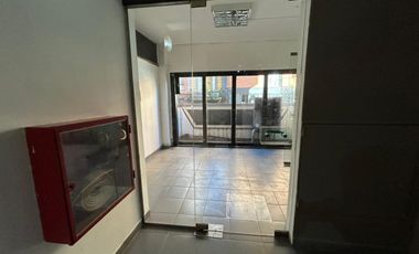 ALQUILER | OFICINA EN MICROCENTRO – ESQUINA COLÓN Y BOLÍVAR