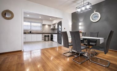 Casa en venta 5 ambientes en Villa Adelina
