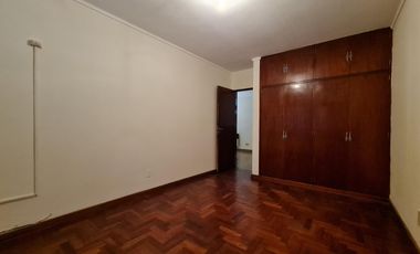 CASA EN DOS PLANTAS CON GRAN ESTAR COMEDOR, PATIO, ASADOR Y COCHERA