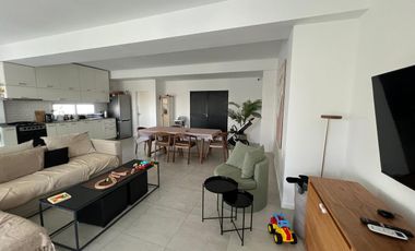 Casa en Alquiler 4 Ambientes en San Sebastian