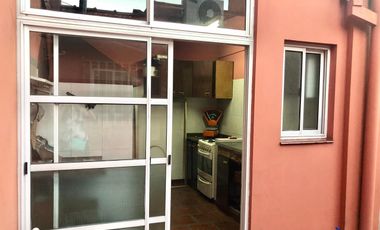 Casa  con 2 locales en Villa Dominico