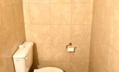 Casa  con 2 locales en Villa Dominico