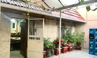 Casa  con 2 locales en Villa Dominico