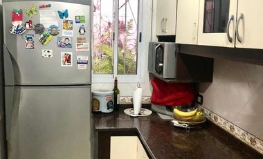 Casa  con 2 locales en Villa Dominico
