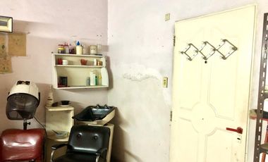 Casa  con 2 locales en Villa Dominico
