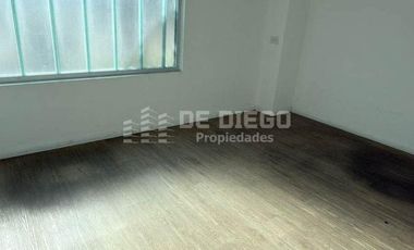 Deposito de 1759 m2 en alquiler con oficinas dentro de predio con seguridad Carapachay Vicente Lopez