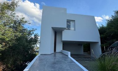 Alquiler de casa de categoría en La Rufina