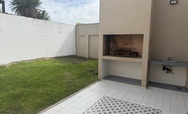 RESERVADA - Alquiler casa 4 amb jardin/parr/terraza en Martinez