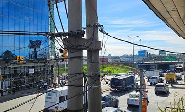 Esquina comercial 197 y panamericana 150 mts  1 piso por escalera
