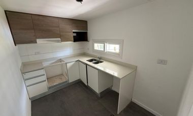 Departamento en Canning Center