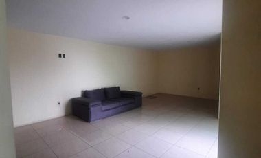 LOCAL EN VENTA HACIA TESISTÁN EN JUAN GIL PRECIADO