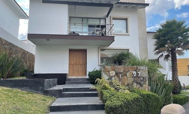 Espectacular casa en renta en Lomas Country