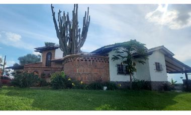 Finca independiente para la venta enla Via Arabia-Betulia!!!
