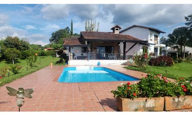 Finca independiente para la venta enla Via Arabia-Betulia!!!