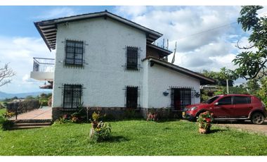 Finca independiente para la venta enla Via Arabia-Betulia!!!