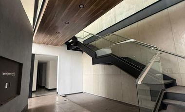 Edificio Comercial en Venta Frente a Nymphe towers