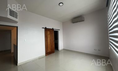 Casa en renta en Frac Magenta frente  a la UVM frente a parque