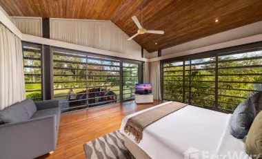 Oceanfront Family home
