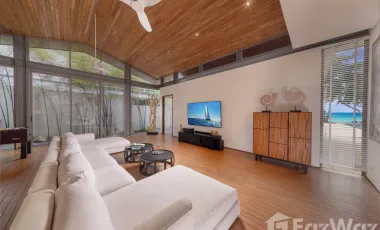 Oceanfront Family home