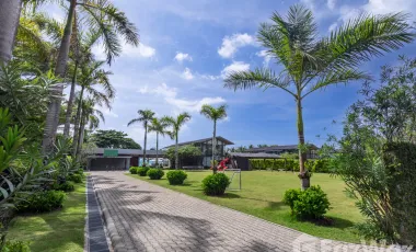 Oceanfront Family home