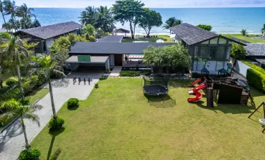 Oceanfront Family home