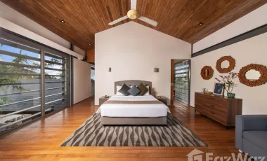 Oceanfront Family home