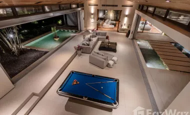 Oceanfront Family home
