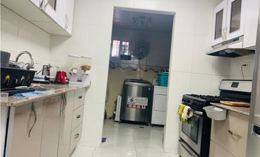 SE VENDE CASA EN PRADERAS DEL ROCIO, VILLA ZAITA