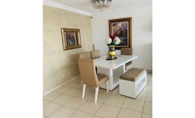 SE VENDE CASA EN PRADERAS DEL ROCIO, VILLA ZAITA