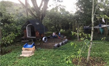 Finca con área de terreno de 16711 metros  y 350 construidos Sasaima