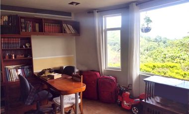 Finca con área de terreno de 16711 metros  y 350 construidos Sasaima