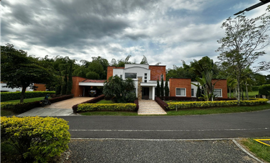 Casa campestre en condominio para la venta en Cerritos, Pereira!!!