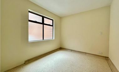Vende casa segundo piso con terraza. Envigado. San Marcos.