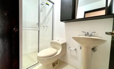 Vende casa segundo piso con terraza. Envigado. San Marcos.