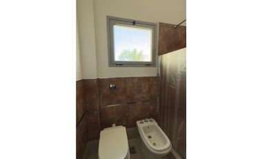 ALQUILO DUPLEX EN CHACRAS DEL NORTE TRES DORMITORIOS
