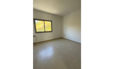 ALQUILO DUPLEX EN CHACRAS DEL NORTE TRES DORMITORIOS