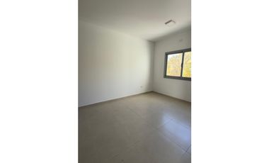 ALQUILO DUPLEX EN CHACRAS DEL NORTE TRES DORMITORIOS