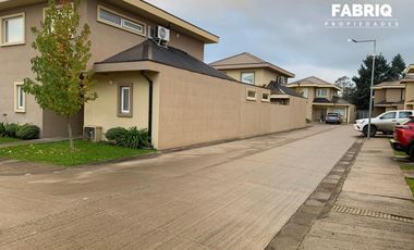 ARRIENDO CASA EN CONDOMINIO 3DOR +3BAÑOS