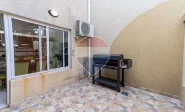 Duplex en venta de 2 dormitorios, patio y cochera