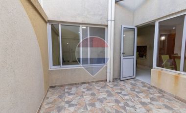 Duplex en venta de 2 dormitorios, patio y cochera