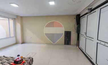 Duplex en venta de 2 dormitorios, patio y cochera