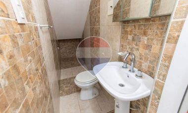 Duplex en venta de 2 dormitorios, patio y cochera