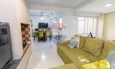Duplex en venta de 2 dormitorios, patio y cochera