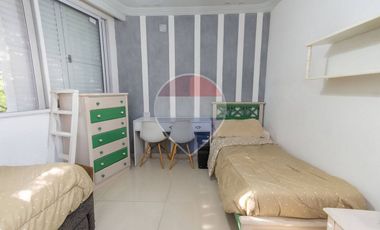 Duplex en venta de 2 dormitorios, patio y cochera