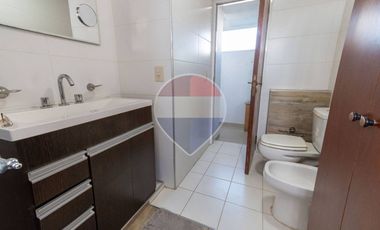 Duplex en venta de 2 dormitorios, patio y cochera