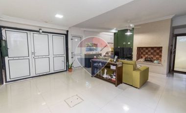 Duplex en venta de 2 dormitorios, patio y cochera