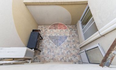 Duplex en venta de 2 dormitorios, patio y cochera